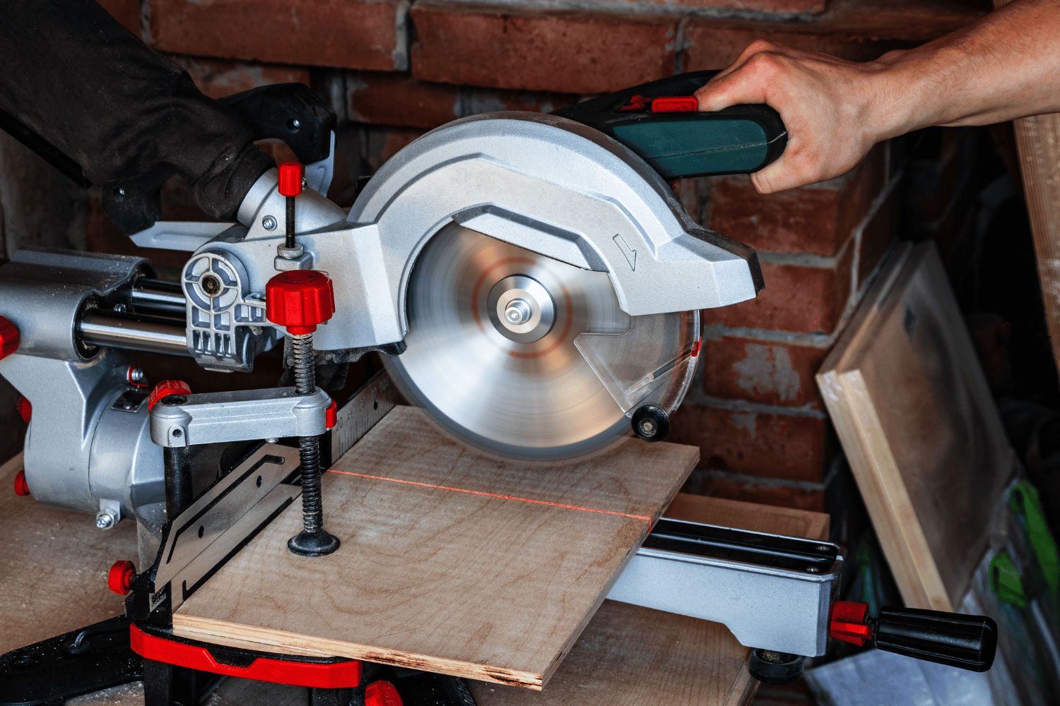 Best Cordless Miter Saw