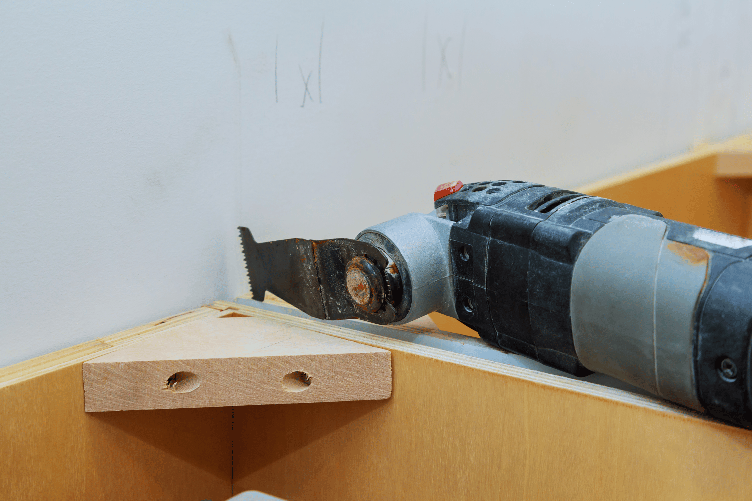 Best Cordless Oscillating Tool