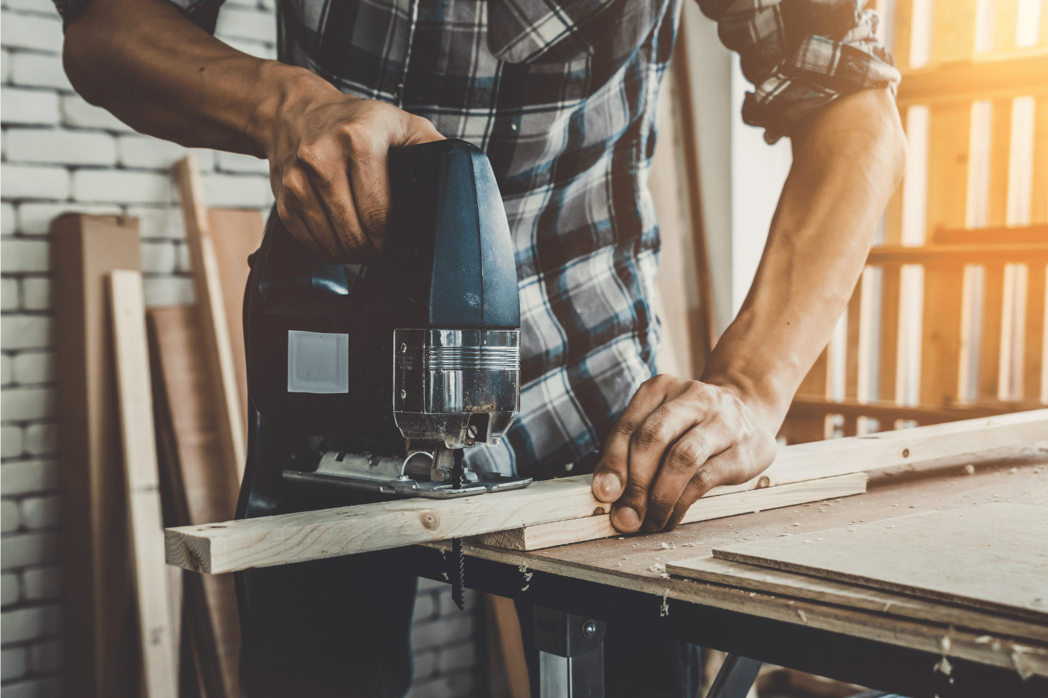 Cordless Jigsaw cutting wood