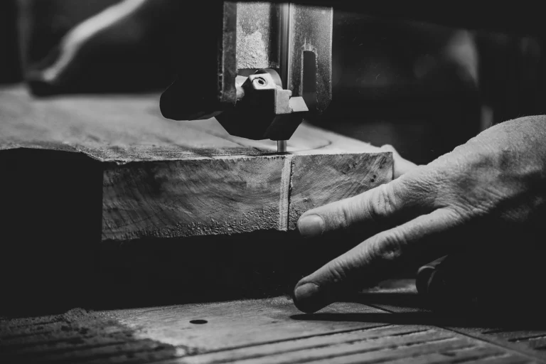 How to use a bandsaw