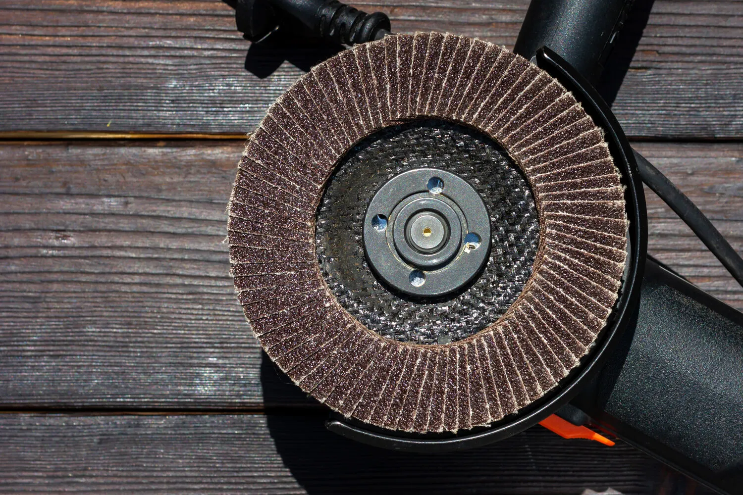 How to use an angle grinder