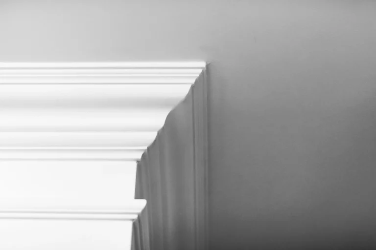 How to cut crown molding with a miter saw