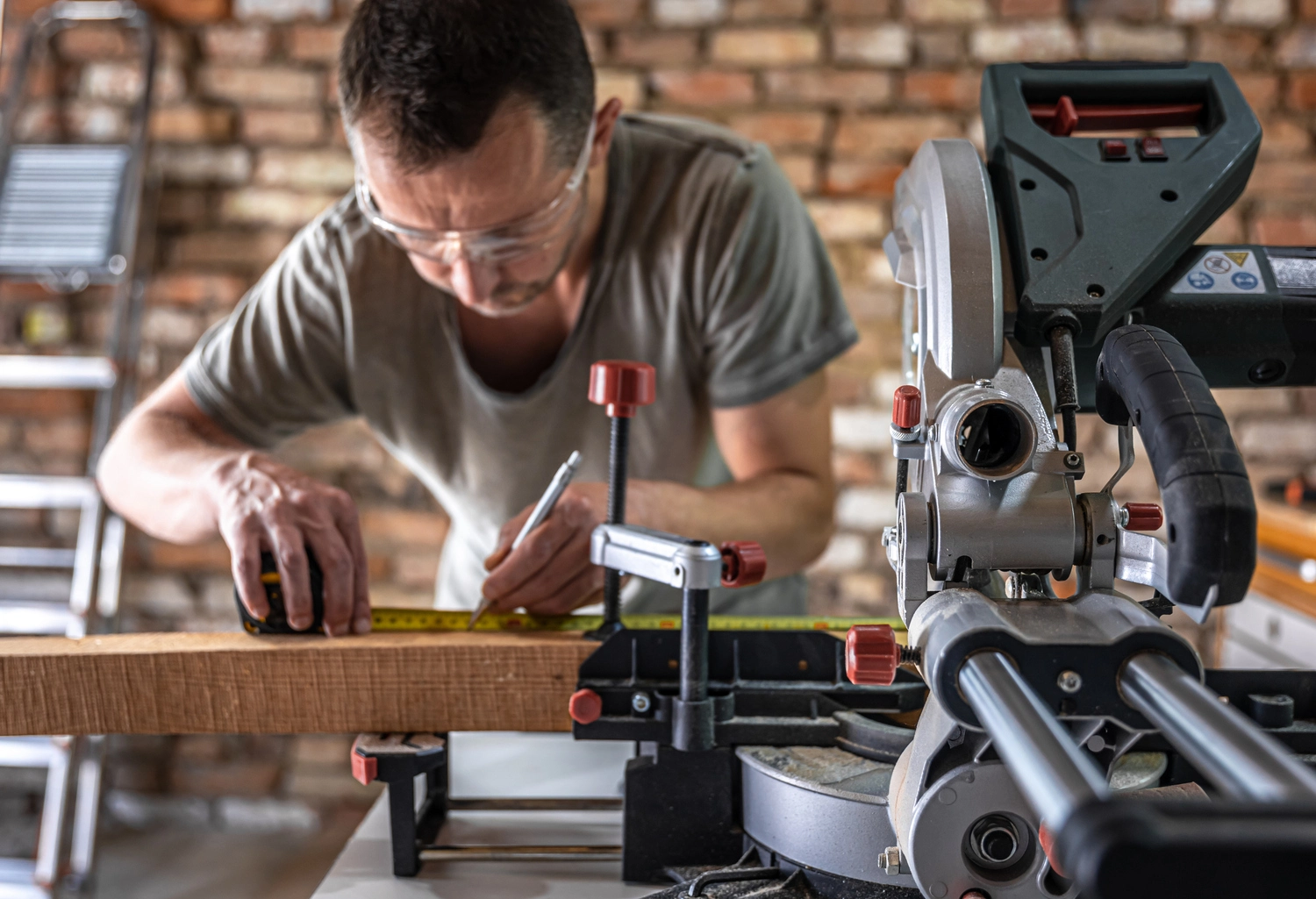 How to Make Accurate Cuts with a Miter Saw