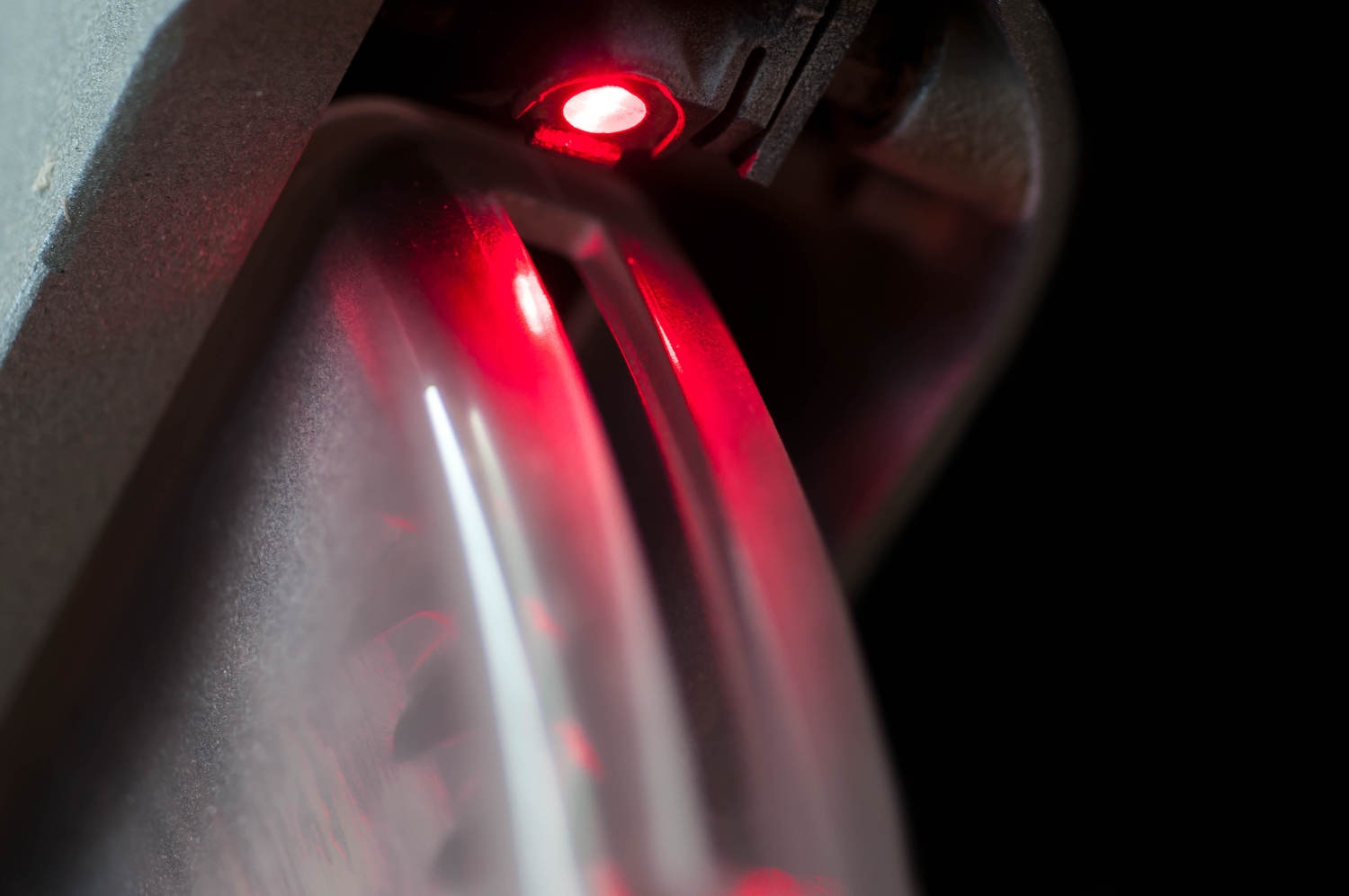 Laser Guide vs DeWalt XPS Shadow Line Guide