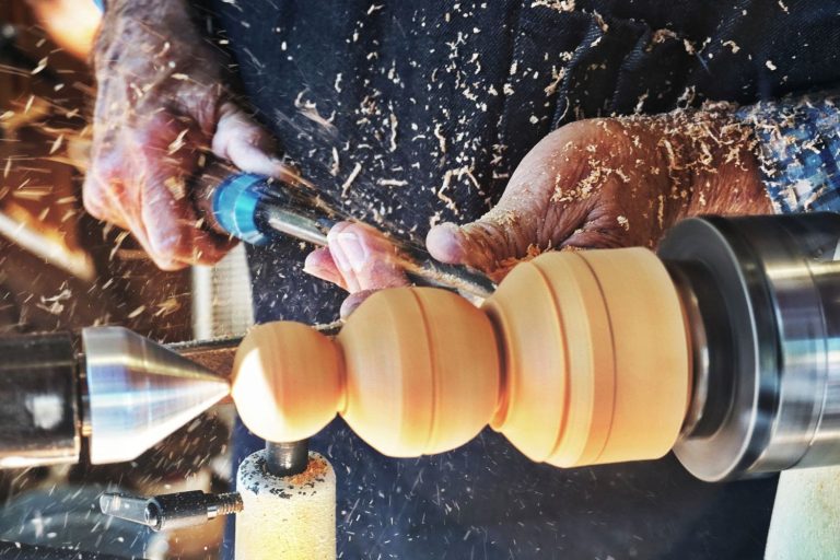 How to Use a Wood Lathe - A Beginner's Guide