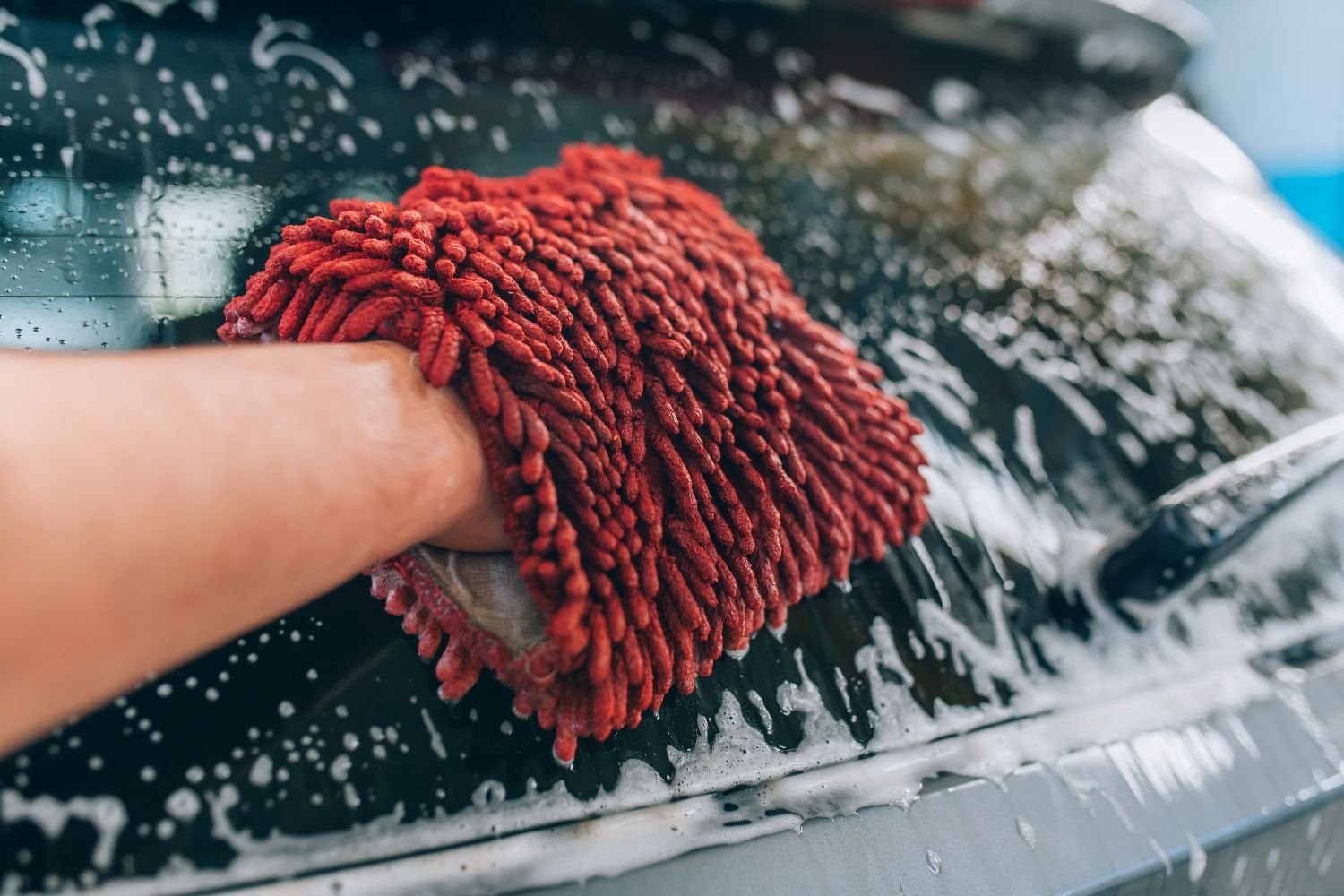 How to Polish a Car Like a Pro for a Showroom Shine